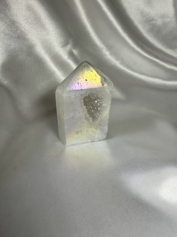 Aura Quartz Tower