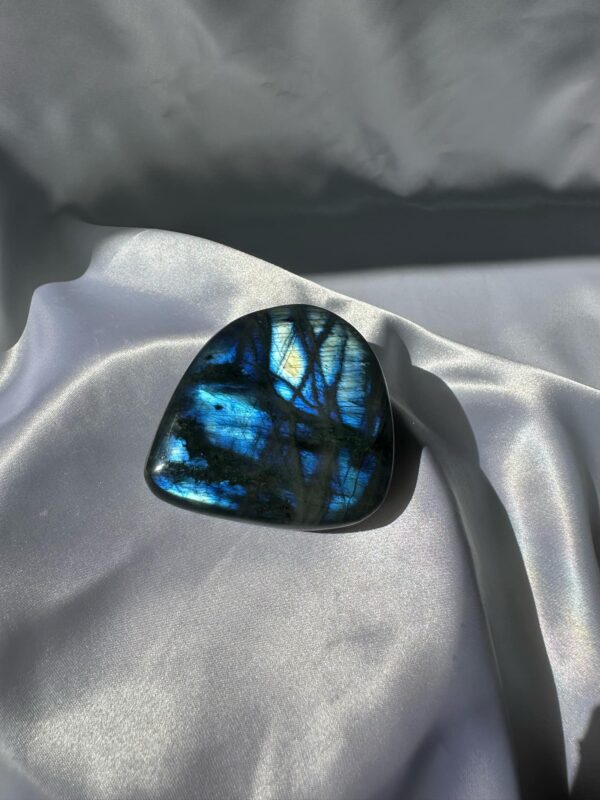 Labradorite Palmstone C